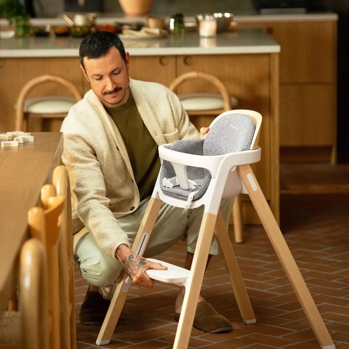 Nuna Bryn Highchair - Walnut