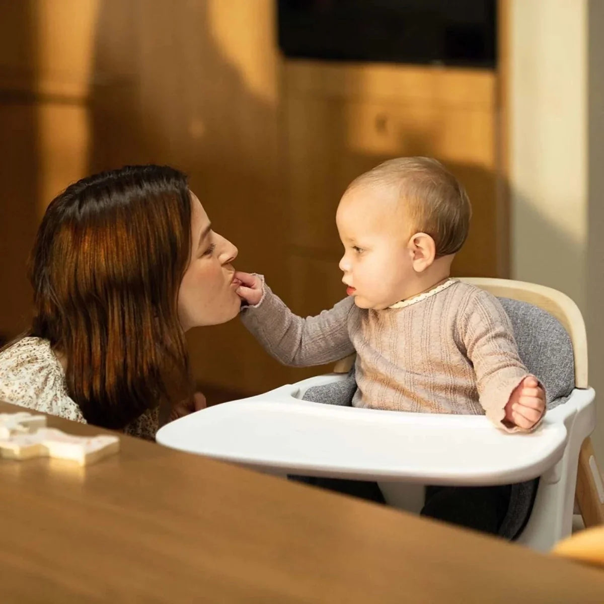 Nuna Bryn Highchair - Metro