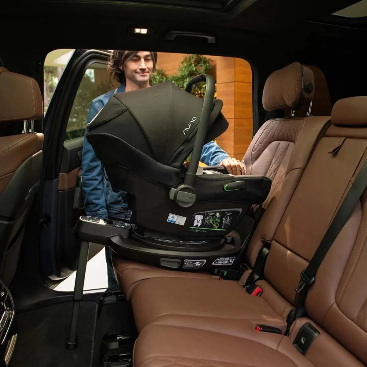 Nuna BASE Curv Rotating Slide ISOFIX Base