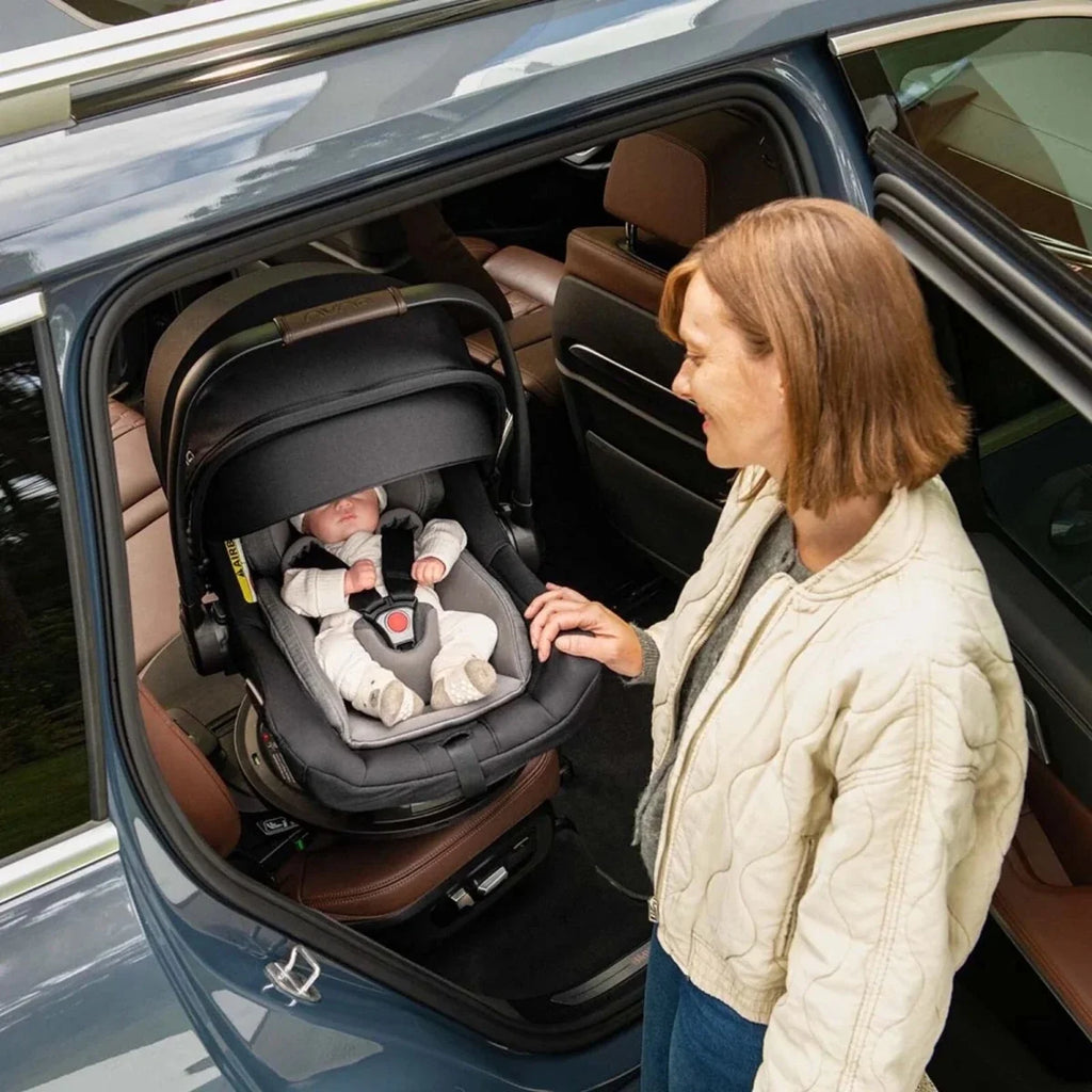Nuna BASE Curv Rotating Slide ISOFIX Base
