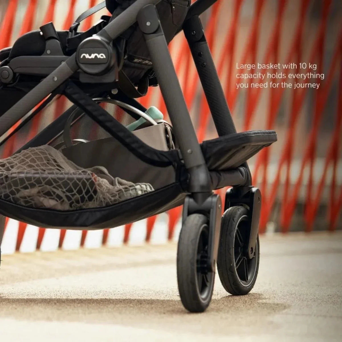 Nuna Swiv Stroller - Caviar
