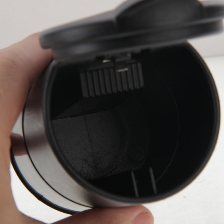 Portable Car Ashtray, Size: 6.9x6.9x10 cm, Portable Car Ashtray