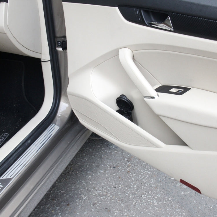 Portable Car Ashtray, Size: 6.9x6.9x10 cm, Portable Car Ashtray