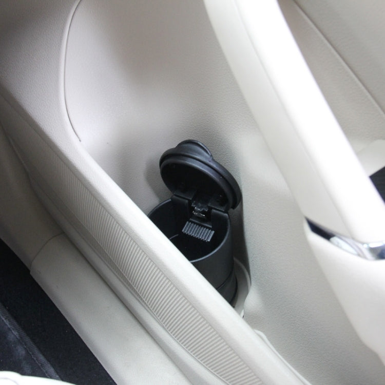 Portable Car Ashtray, Size: 6.9x6.9x10 cm, Portable Car Ashtray