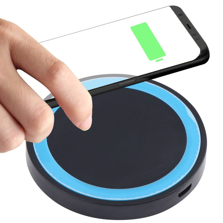 Universal Standard Round Wireless Charging Pad (Black + Blue)