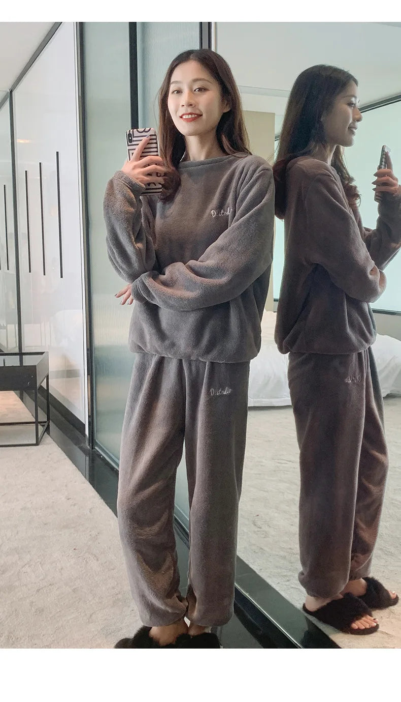 Double-Sided Coral Fleece Pajama Set Thickened Warm Leisure Wear for Autumn Winter Comfortable Polyester Sleepwear