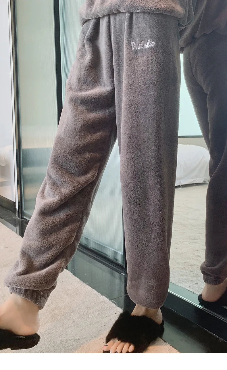 Double-Sided Coral Fleece Pajama Set Thickened Warm Leisure Wear for Autumn Winter Comfortable Polyester Sleepwear