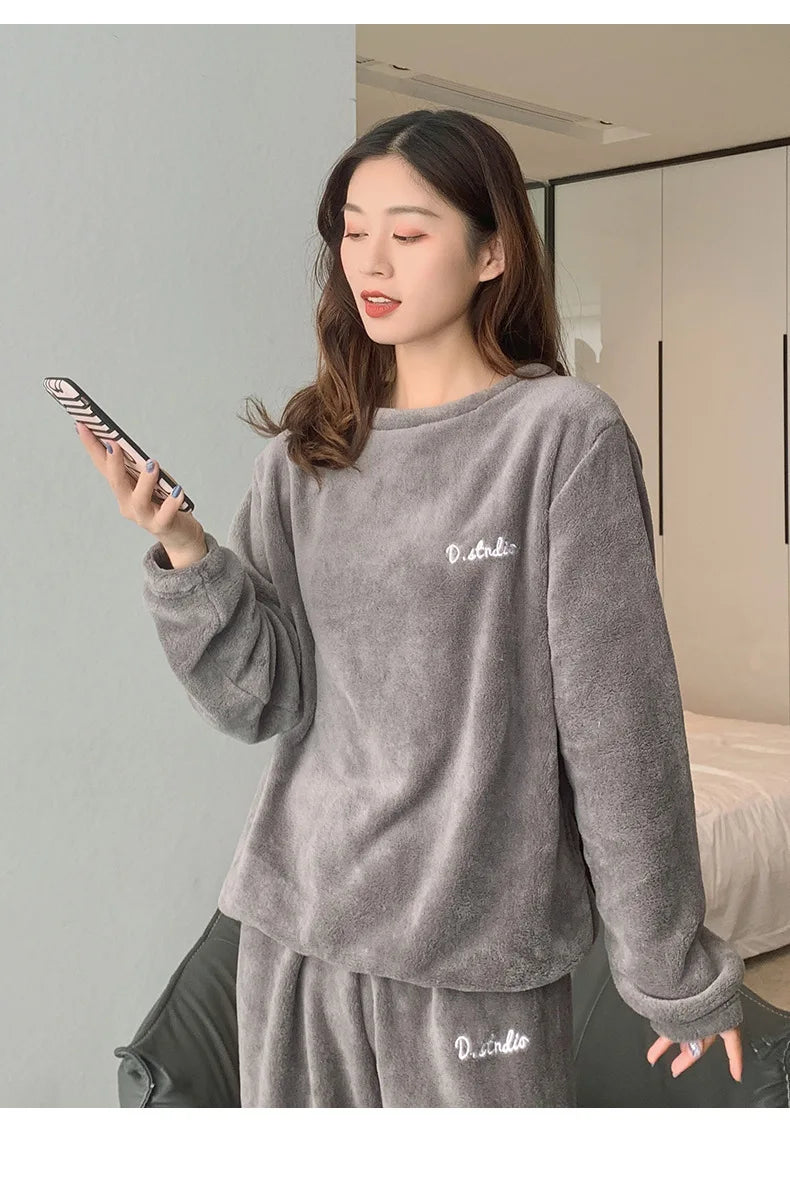 Double-Sided Coral Fleece Pajama Set Thickened Warm Leisure Wear for Autumn Winter Comfortable Polyester Sleepwear