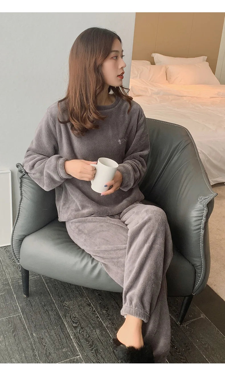 Double-Sided Coral Fleece Pajama Set Thickened Warm Leisure Wear for Autumn Winter Comfortable Polyester Sleepwear