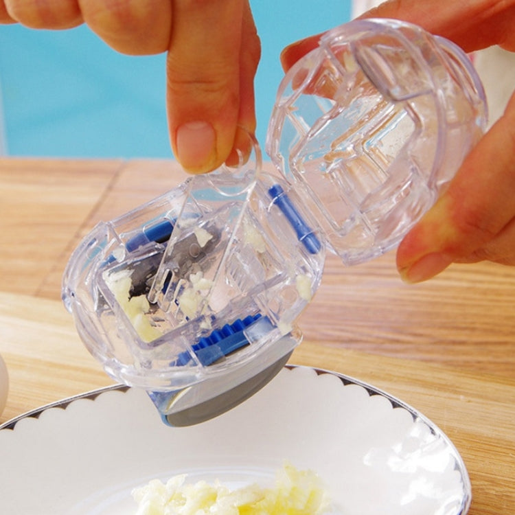 Kitchen Manual Roller Garlic Cutter Quick Grinding Garlic Tool Random Colour Delivery