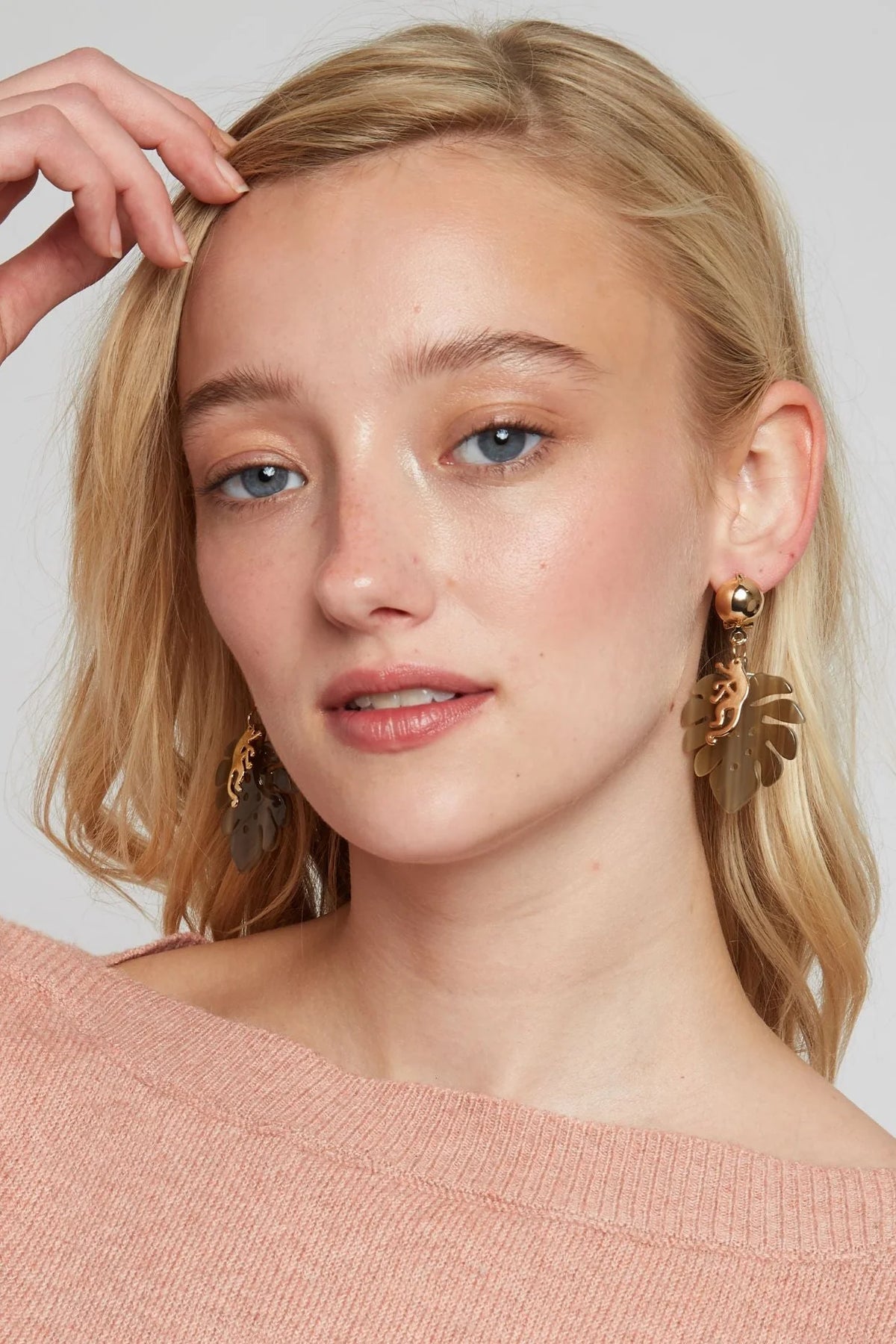 Louche Monkey Leaf Pendant Earring