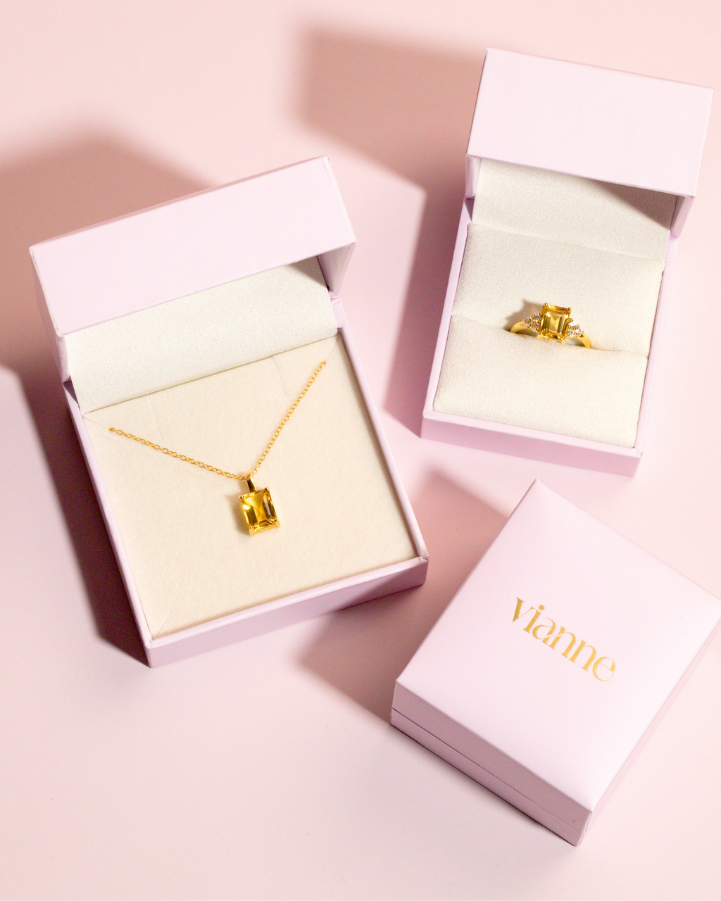 Trio of Stars Earrings in Gold