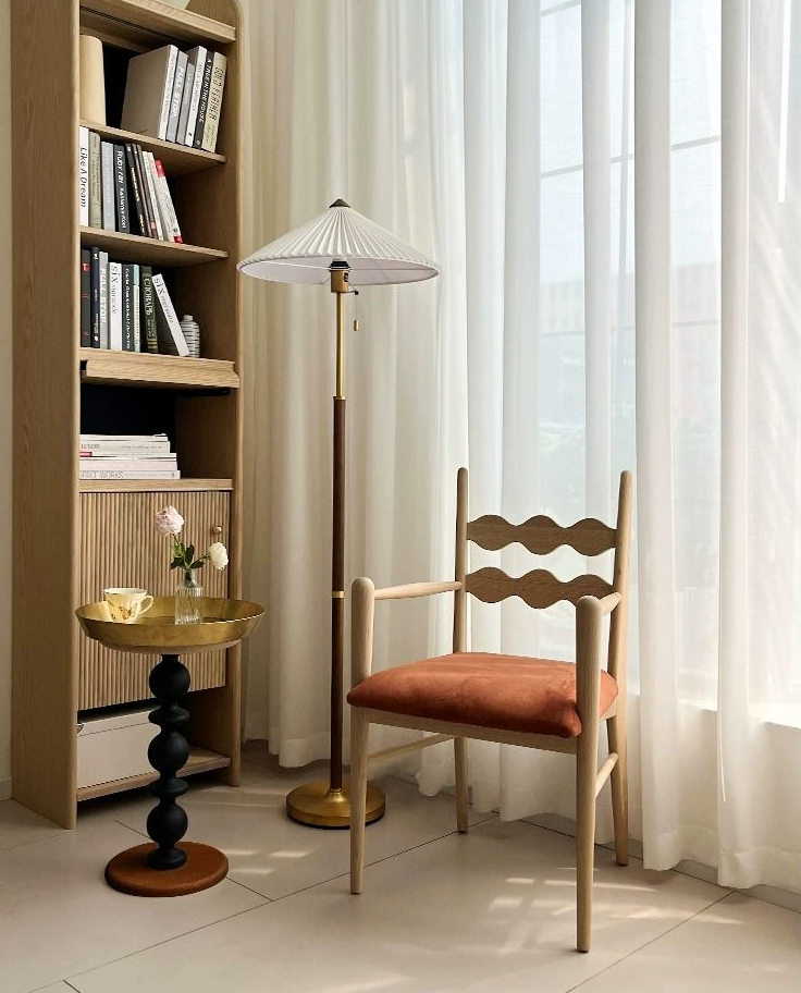 Cosmo Round Side Table With Gold Tray