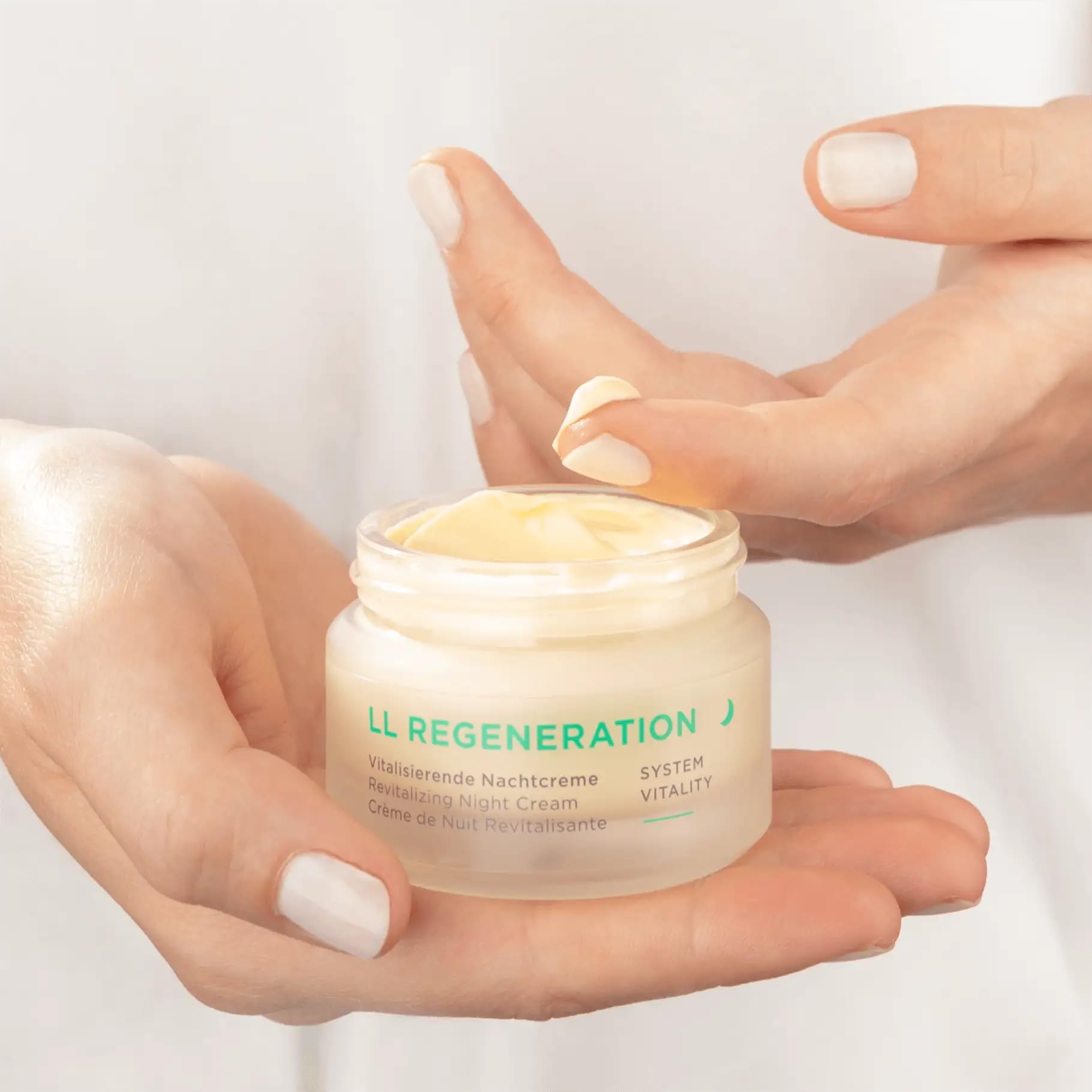ANNEMARIE BÖRLIND LL Regeneration Night Cream – Vitamin C, E & Retinoid, 1.69 oz