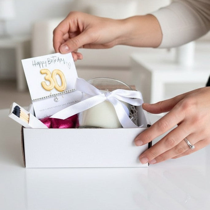 Small 30th Birthday Gold Balloon Hamper | Bracelet, Chocolate & Candle