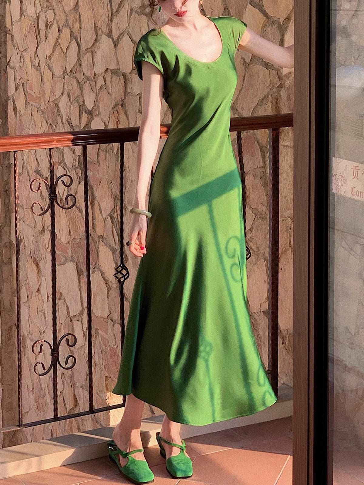 Super White U-neck Satin Dress