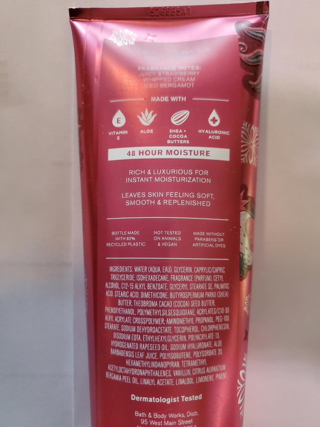 Bath & Body Works Strawberry Snowflakes 3-Piece Body Wash, Lotion & Hydration Cream Set