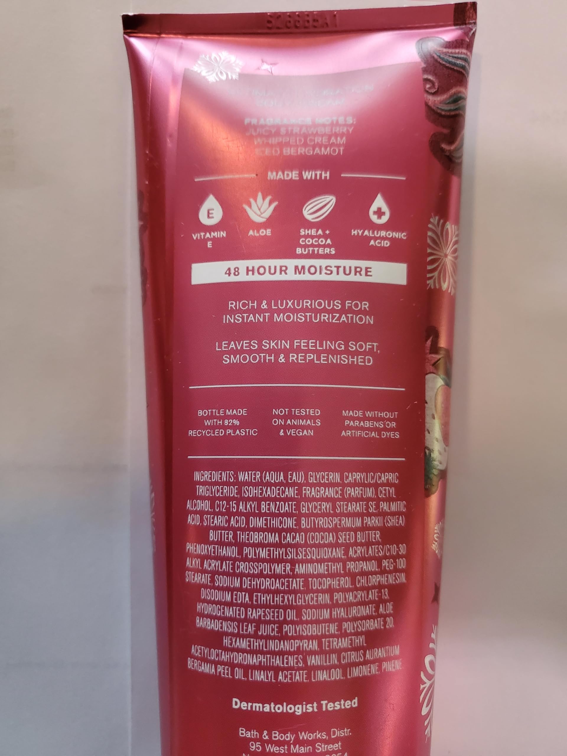 Bath & Body Works Strawberry Snowflakes Ultimate Hydration Body Cream – 2 x 8 oz