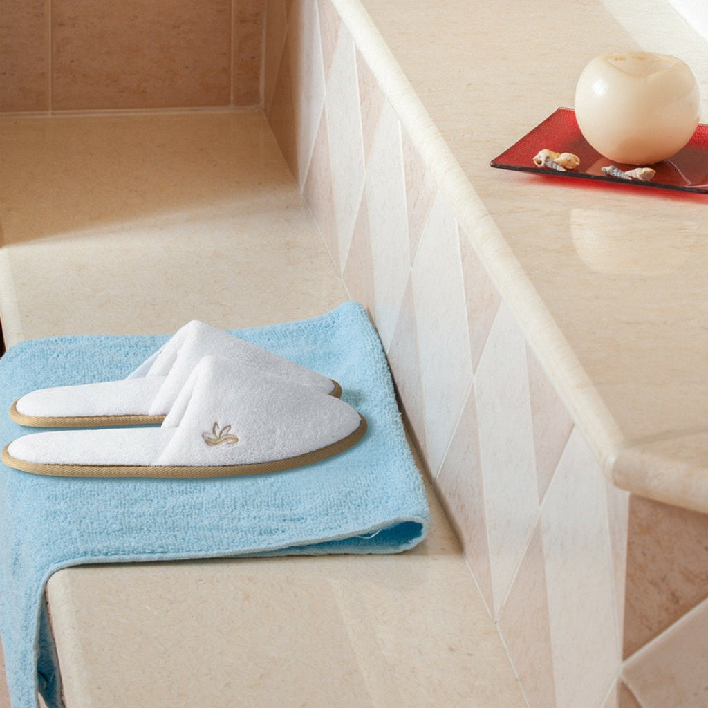 BERGMAN KELLY Spa Slippers – Closed Toe, 12 Pairs, White + Cocoa Trim, Deluxe Padded Sole