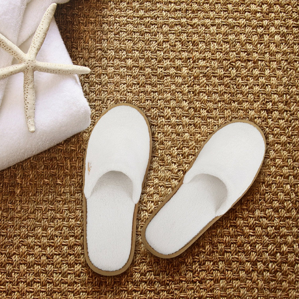 BERGMAN KELLY Spa Slippers – Closed Toe, 12 Pairs, White + Cocoa Trim, Deluxe Padded Sole