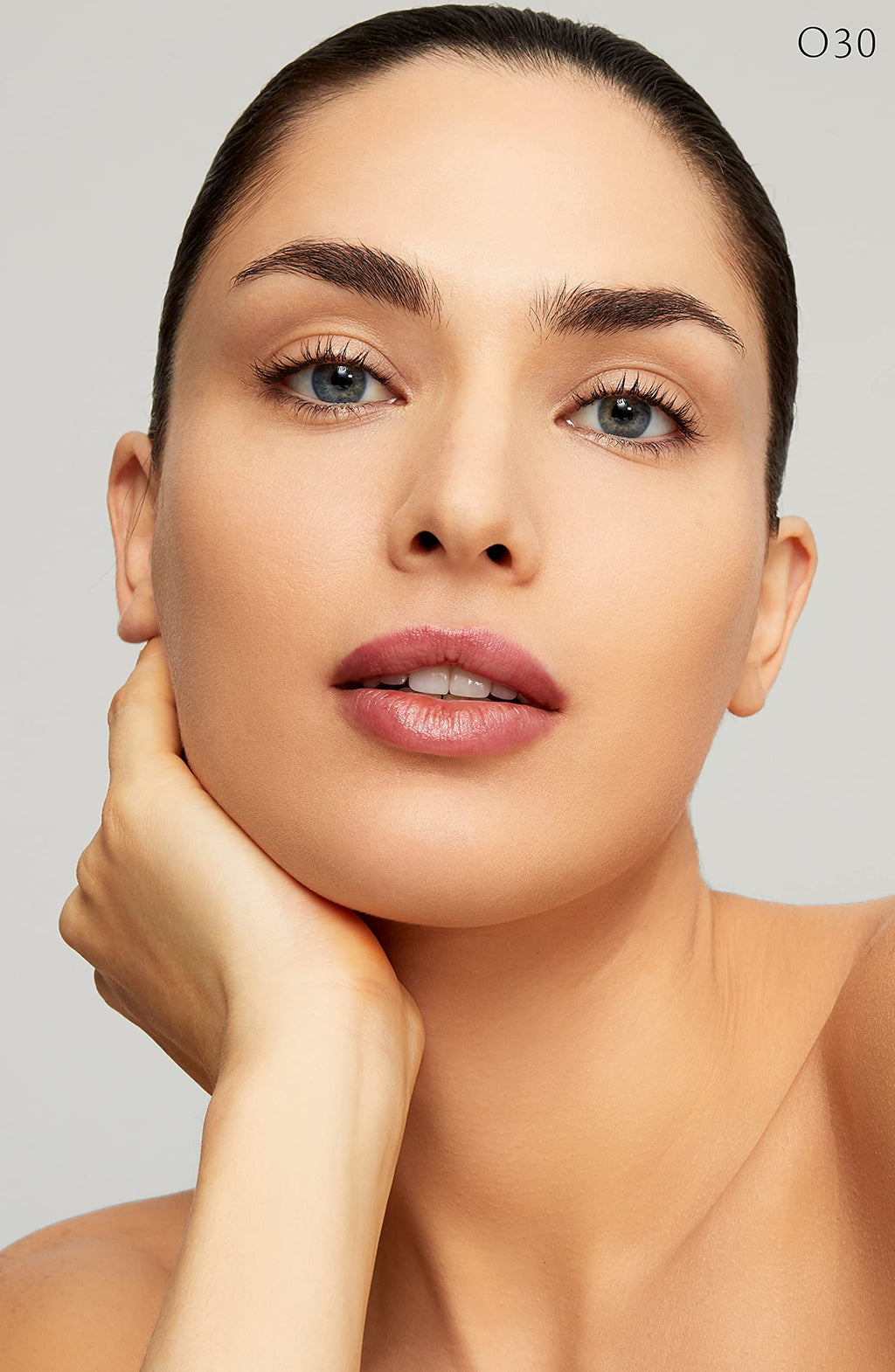 Clé de Peau Beauté Radiant Fluid Foundation Natural SPF 25 O30 - Lightweight Hydrating Foundation