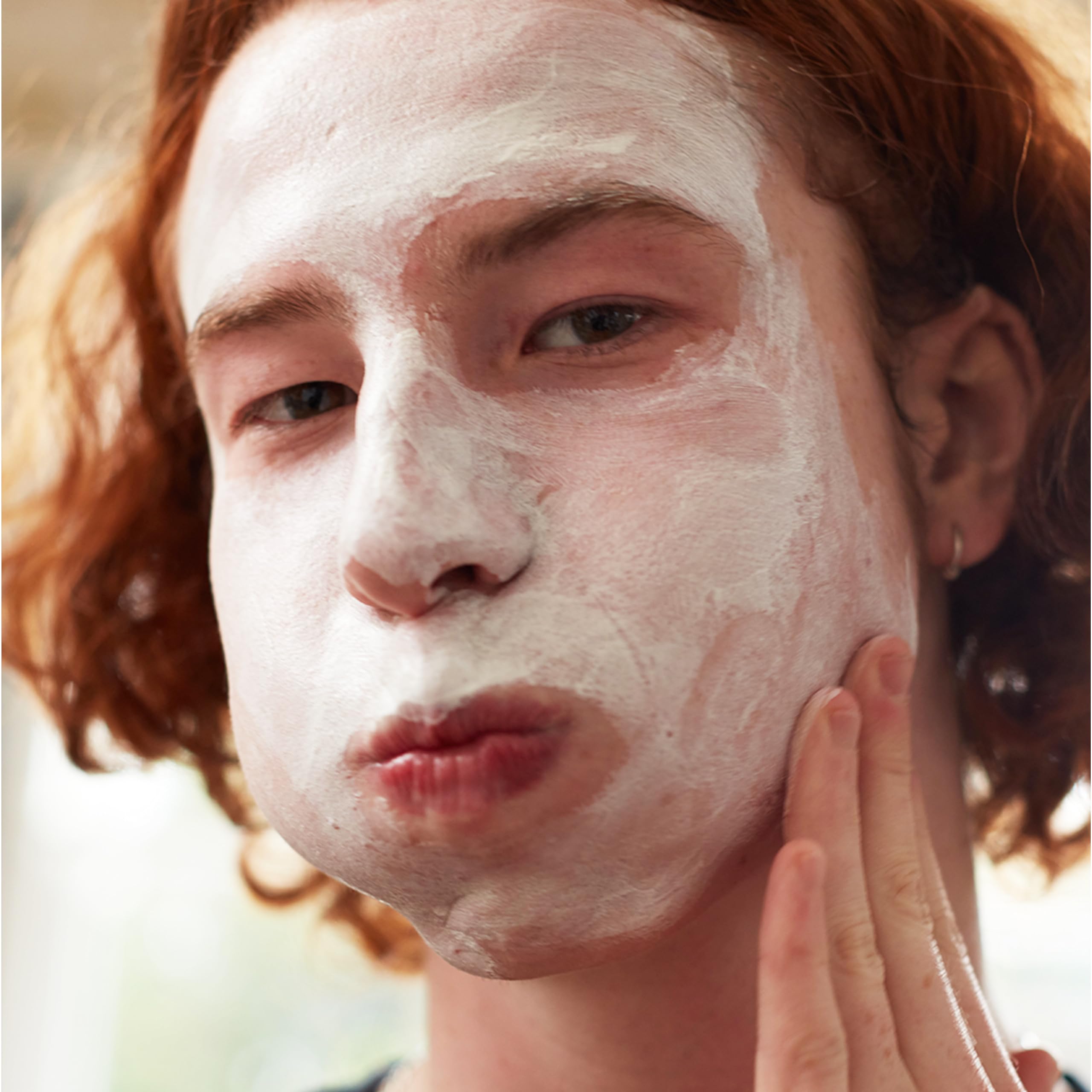 Clean & Clear Blackhead Eraser – Oil-Free Scrub with 2% Salicylic Acid for Daily Exfoliation
