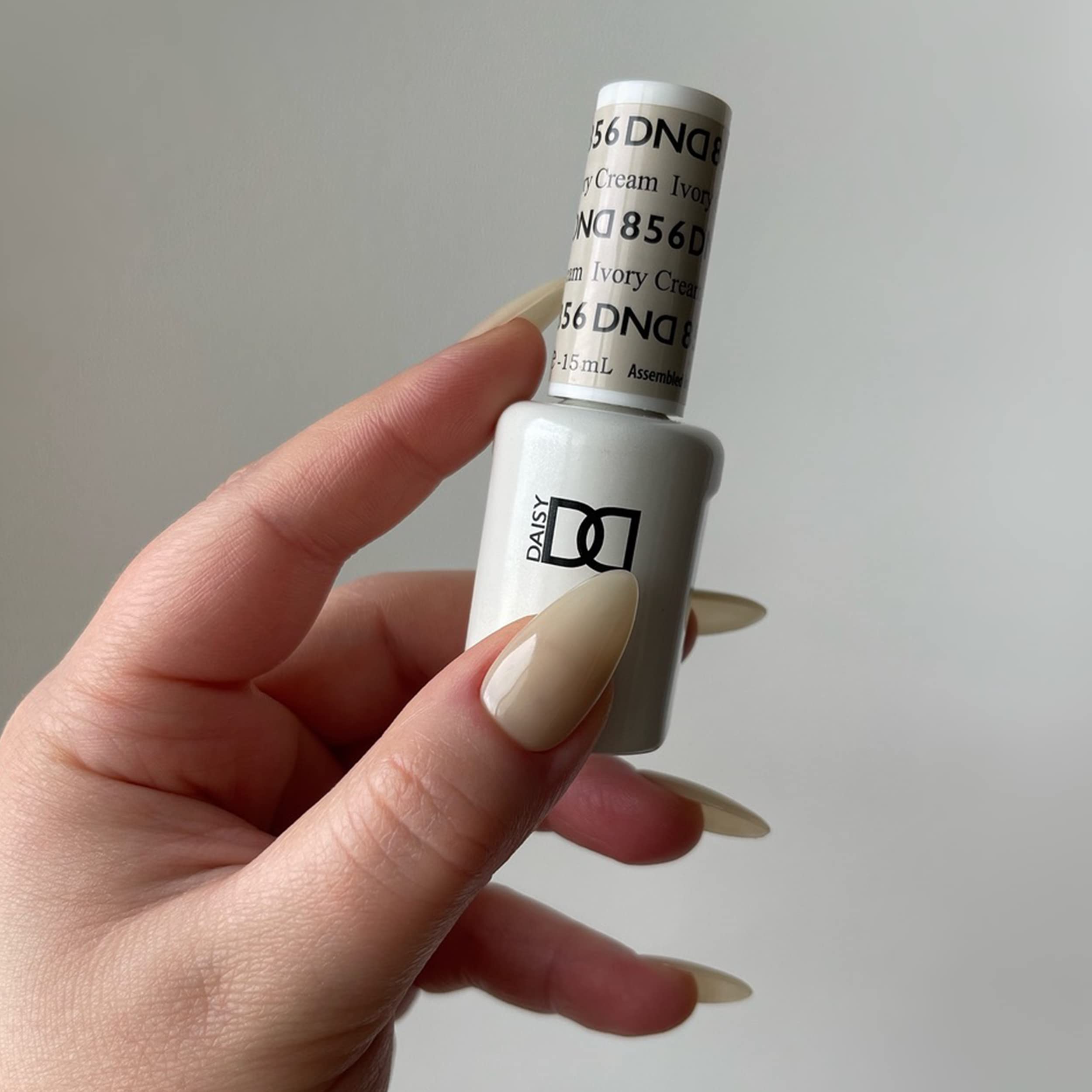 Daisy DND Gel Polish Set Ivory Cream 856 – Gel + Lacquer Duo, UV/LED, Chip-Free Finish, 0.5 fl oz