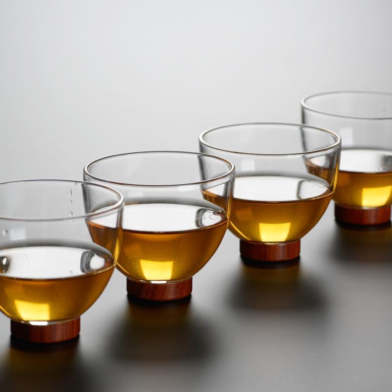 DE24 Glass, Glassware