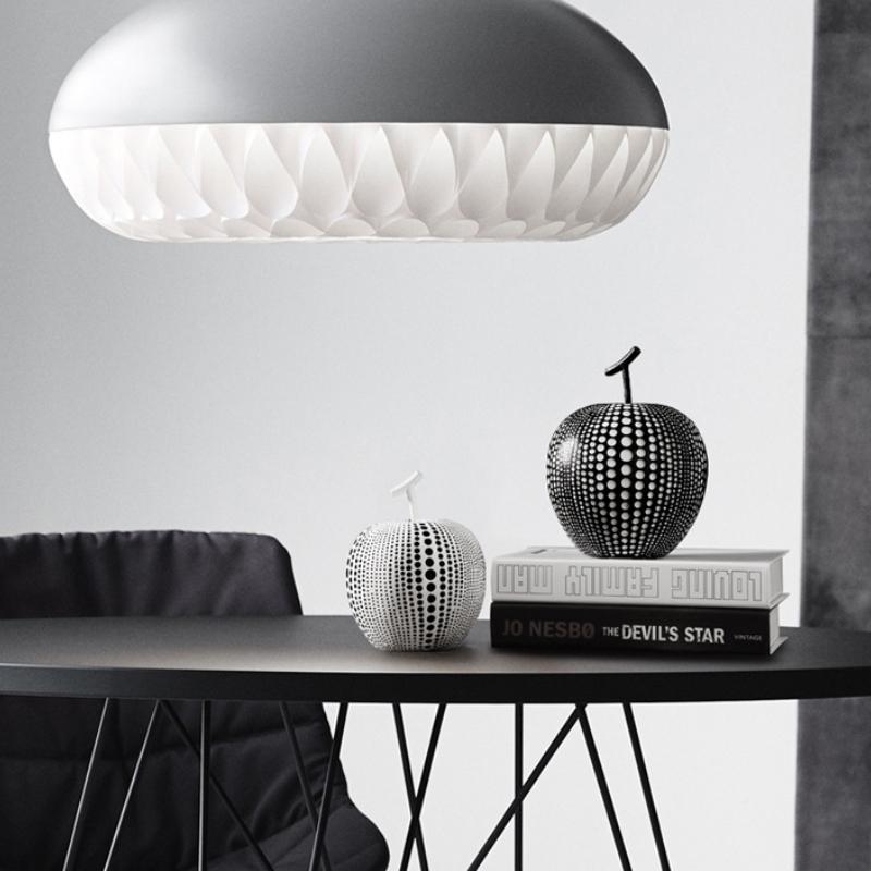 Decoration: Apple