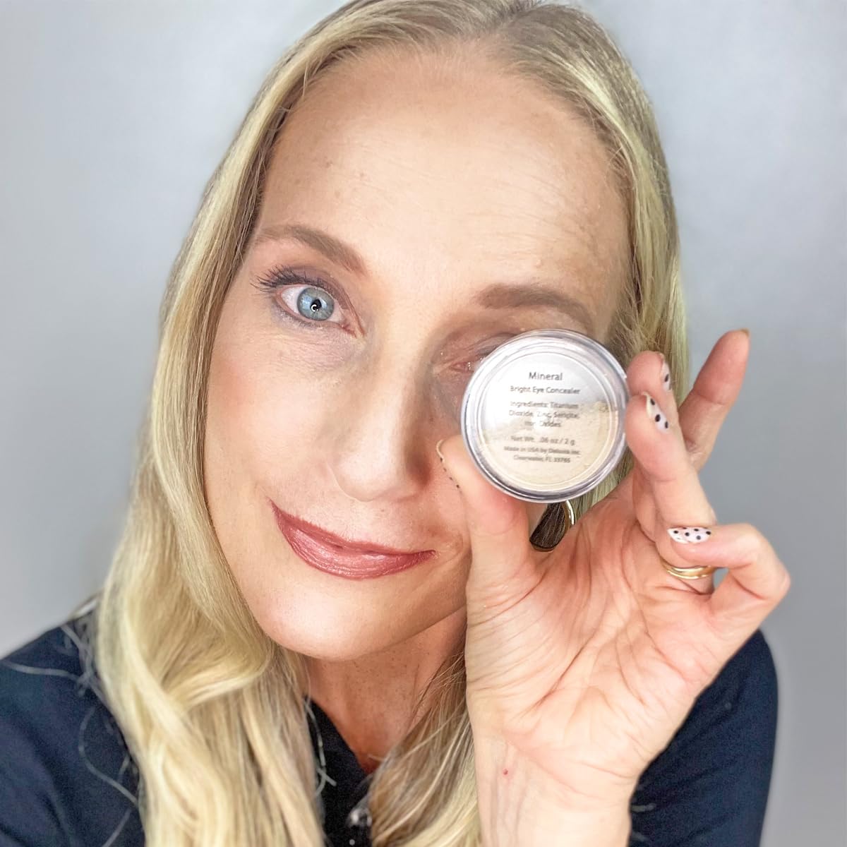 DEMÚRE Demure Mineral Concealer – Lightweight Yellow-Tone Coverage for Dark Circles