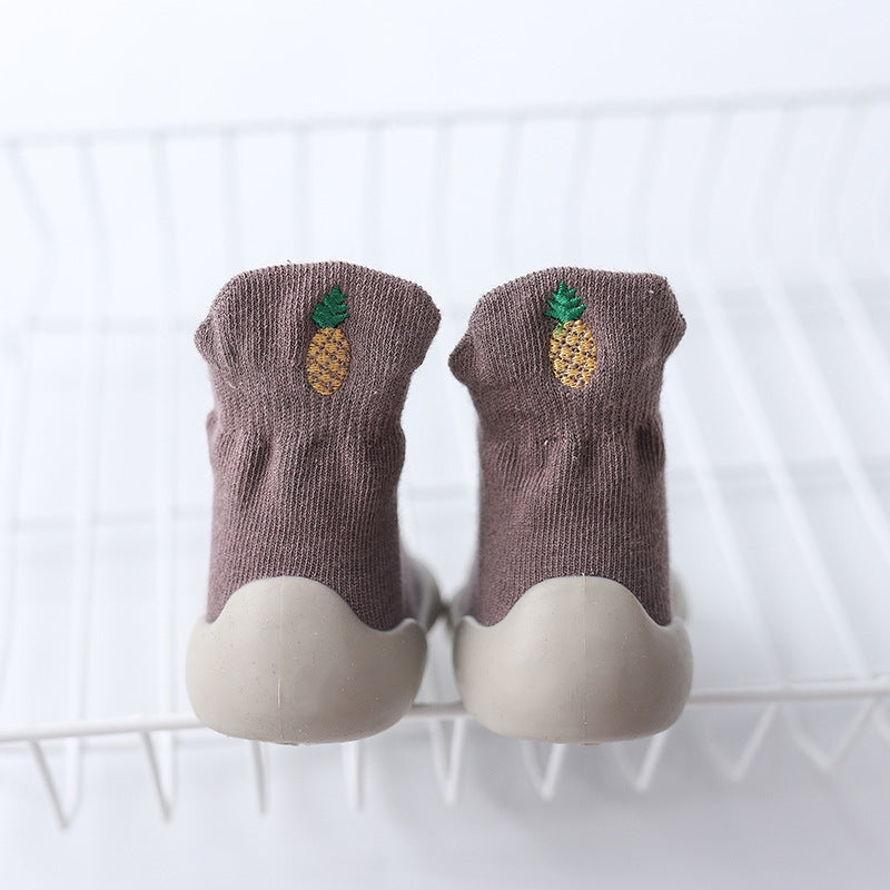 Embroidered cartoon children shoes