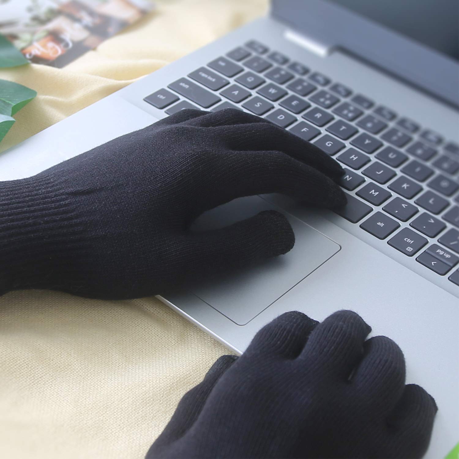 Evridwear Men Moisturizing Cotton Gloves with Touchscreen Fingertips – Overnight Hand Care, 6 Pairs, XS, Black