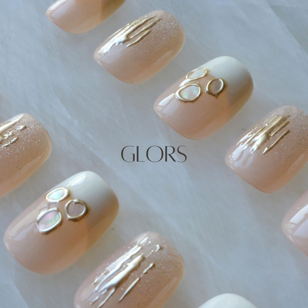 GLORS Purely Handmade Press On Nails | Mica Love Shell Piece — Short Square 10 Pcs