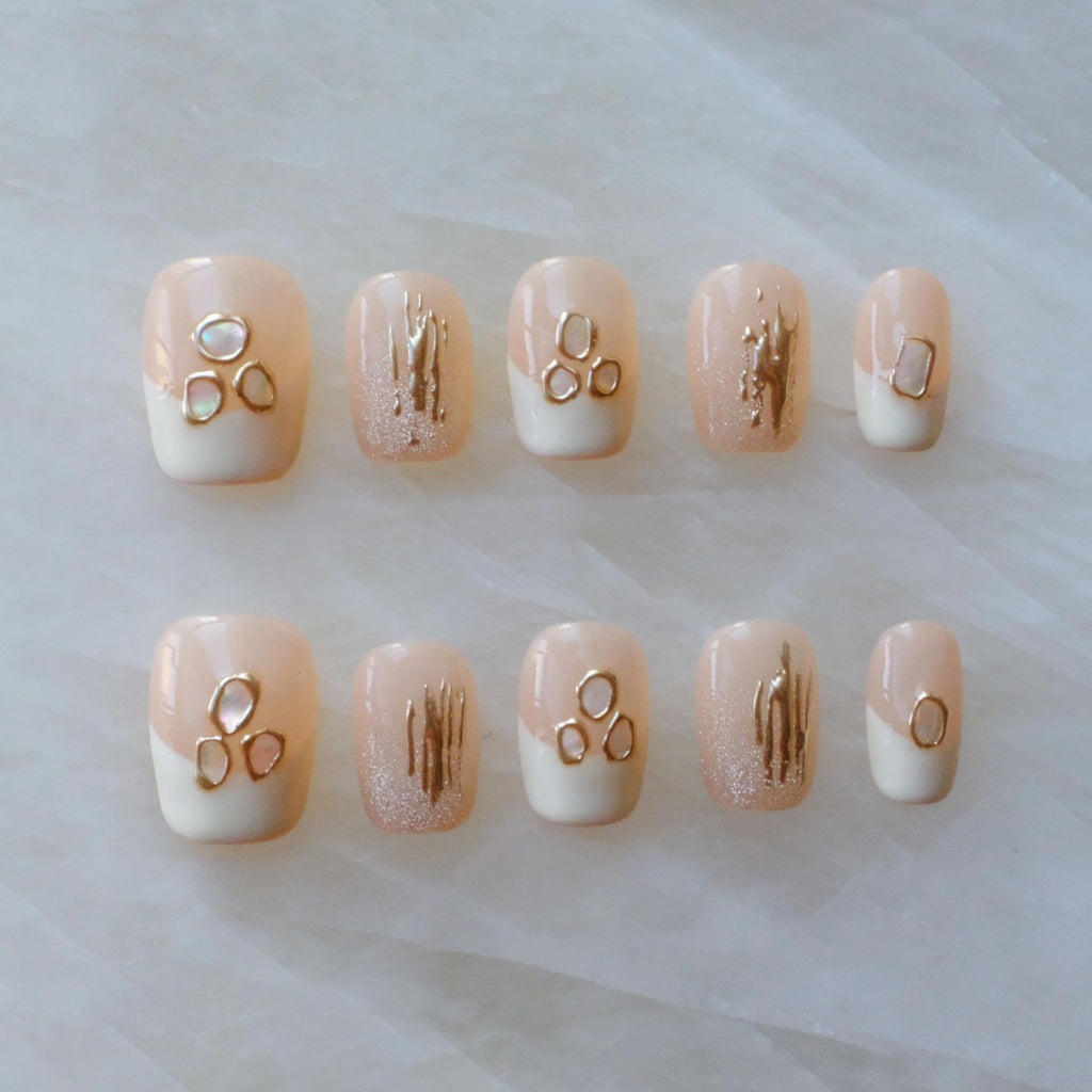 GLORS Purely Handmade Press On Nails | Mica Love Shell Piece — Short Square 10 Pcs