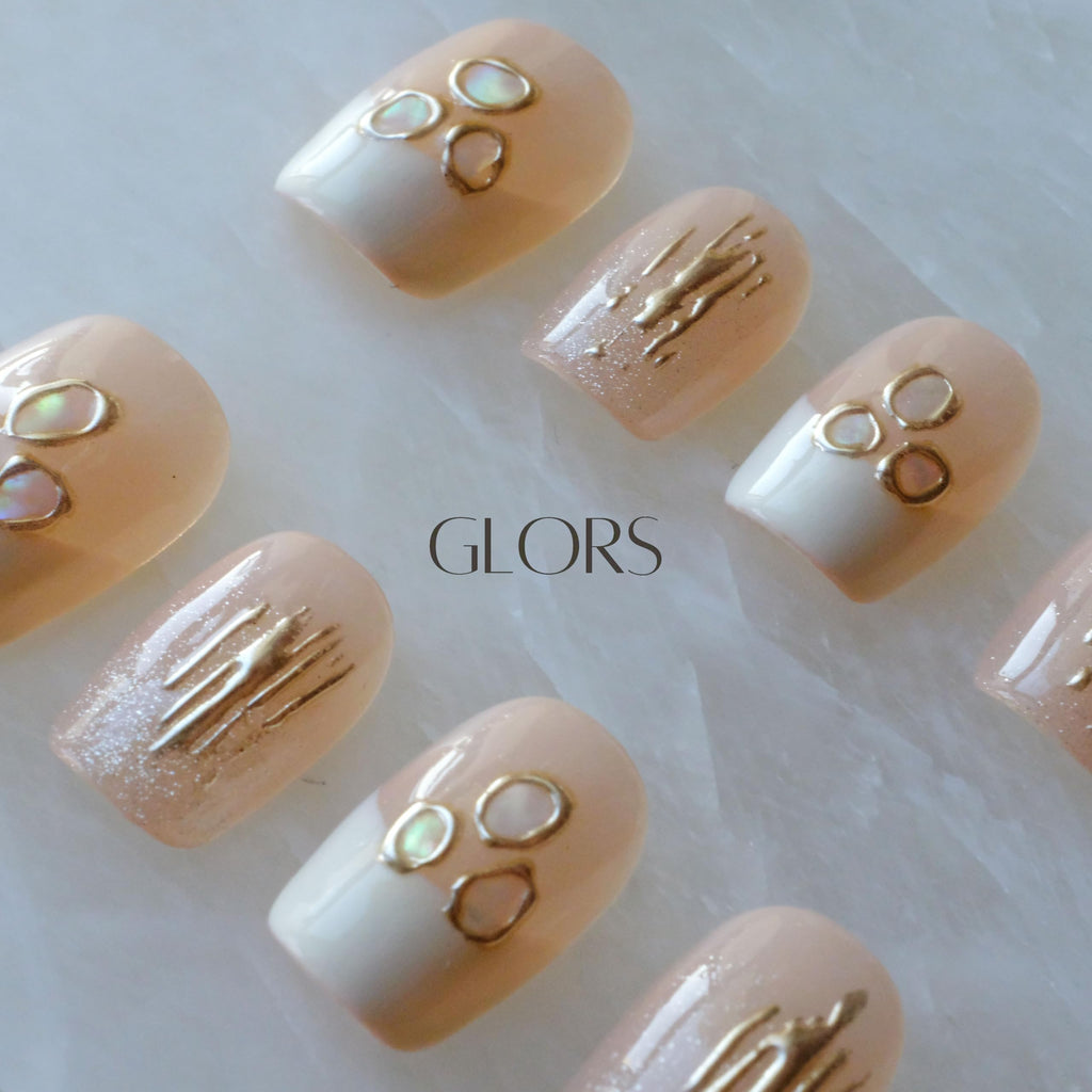 GLORS Purely Handmade Press On Nails | Mica Love Shell Piece — Short Square 10 Pcs