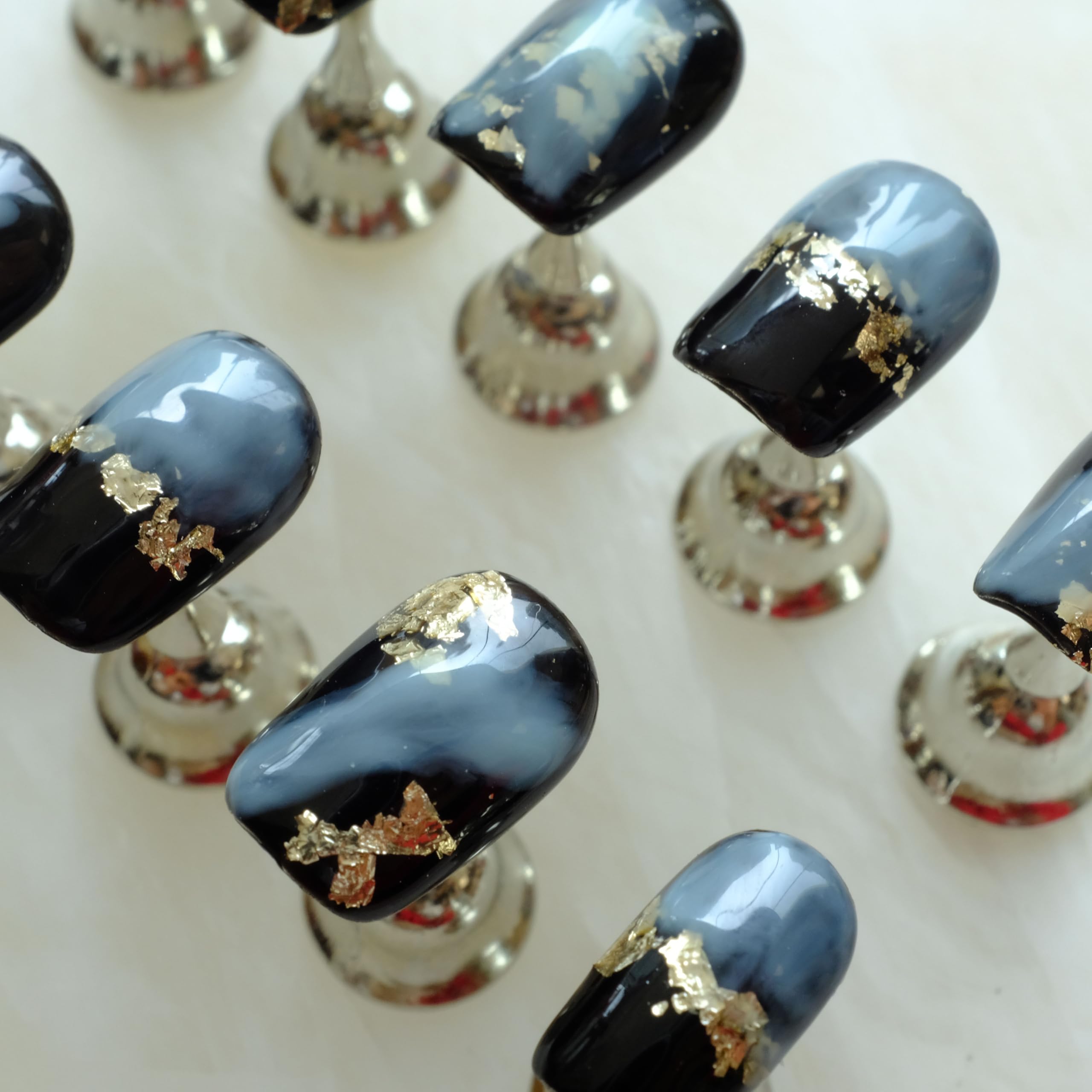 GLORS Short Square Press-On Nails – Black & Blue Marble with Gold Glitter (10 Pcs, Medium, SS)