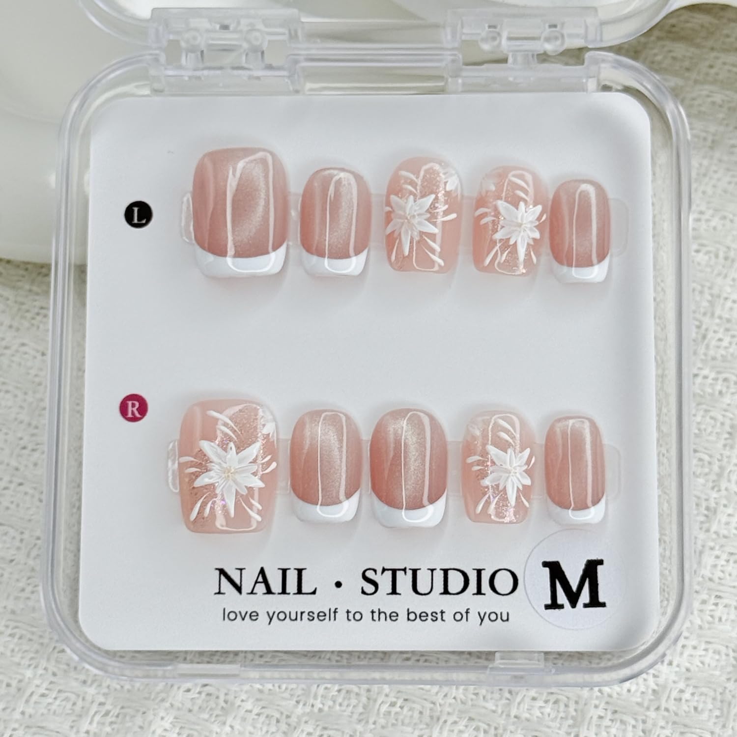 Handmade White French Press-On Nails with Flower Designs – Short Square Stick-On Nails (Size S)