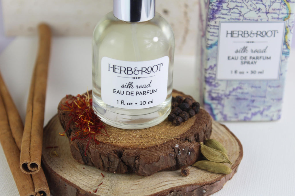 Herb & Root Amber Wood Spice – Long-Lasting Women’s Perfume with Saffron, Cardamom & Sandalwood