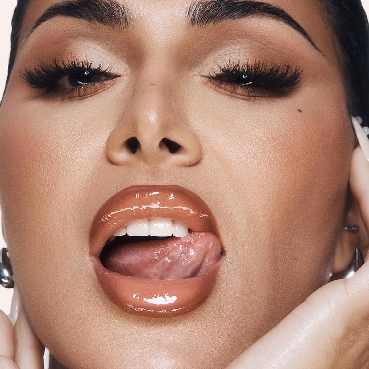 Huda Faux Filler Extra Shine Lip Gloss – Glassy (Clear) | Hydrating, High-Gloss Lip Shine 0.13 fl oz