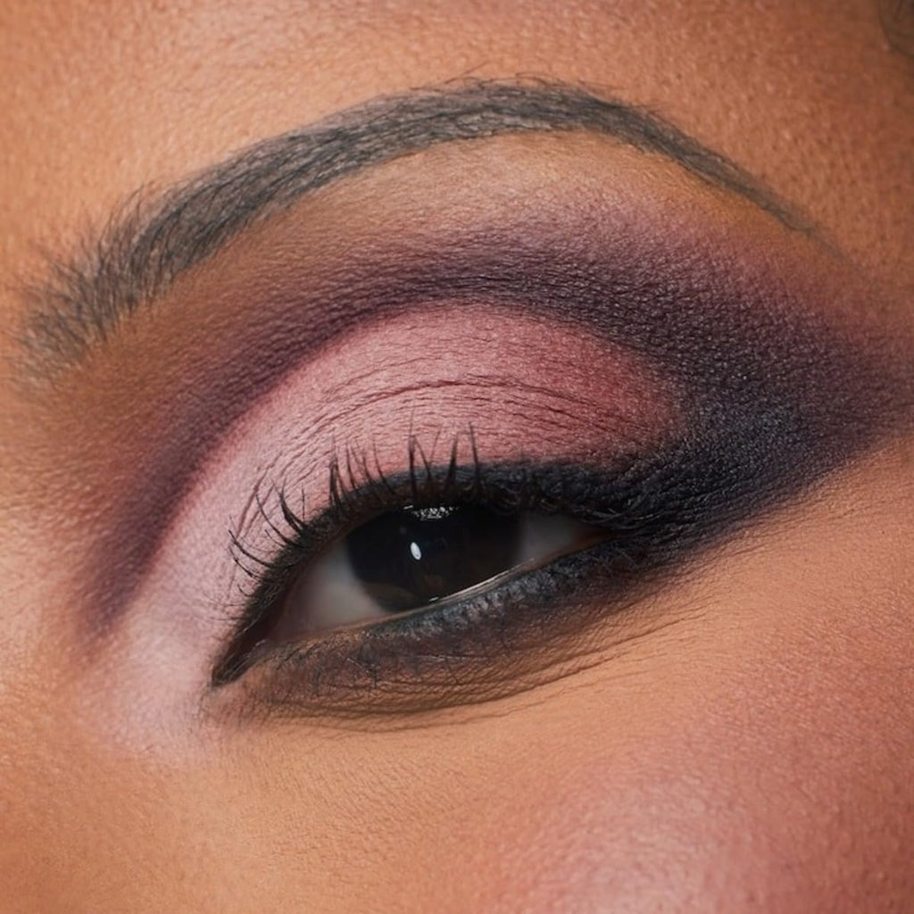 Huda Beauty Matte Obsessions: Cool Matte Eyeshadow Palette – Velvety, Travel-Ready Shades