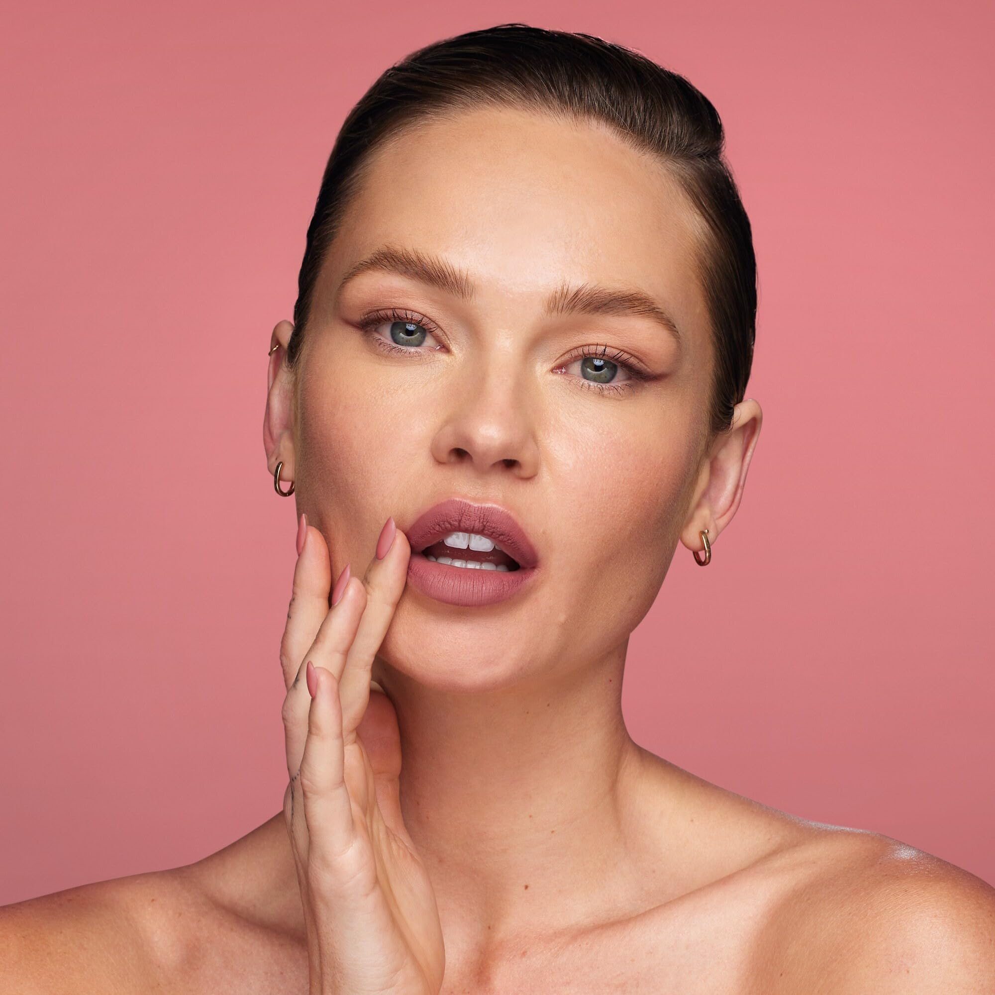 HUDABEAUTY Liquid Matte Ultra-Comfort Lipstick – Perfectionist | Transfer-Proof