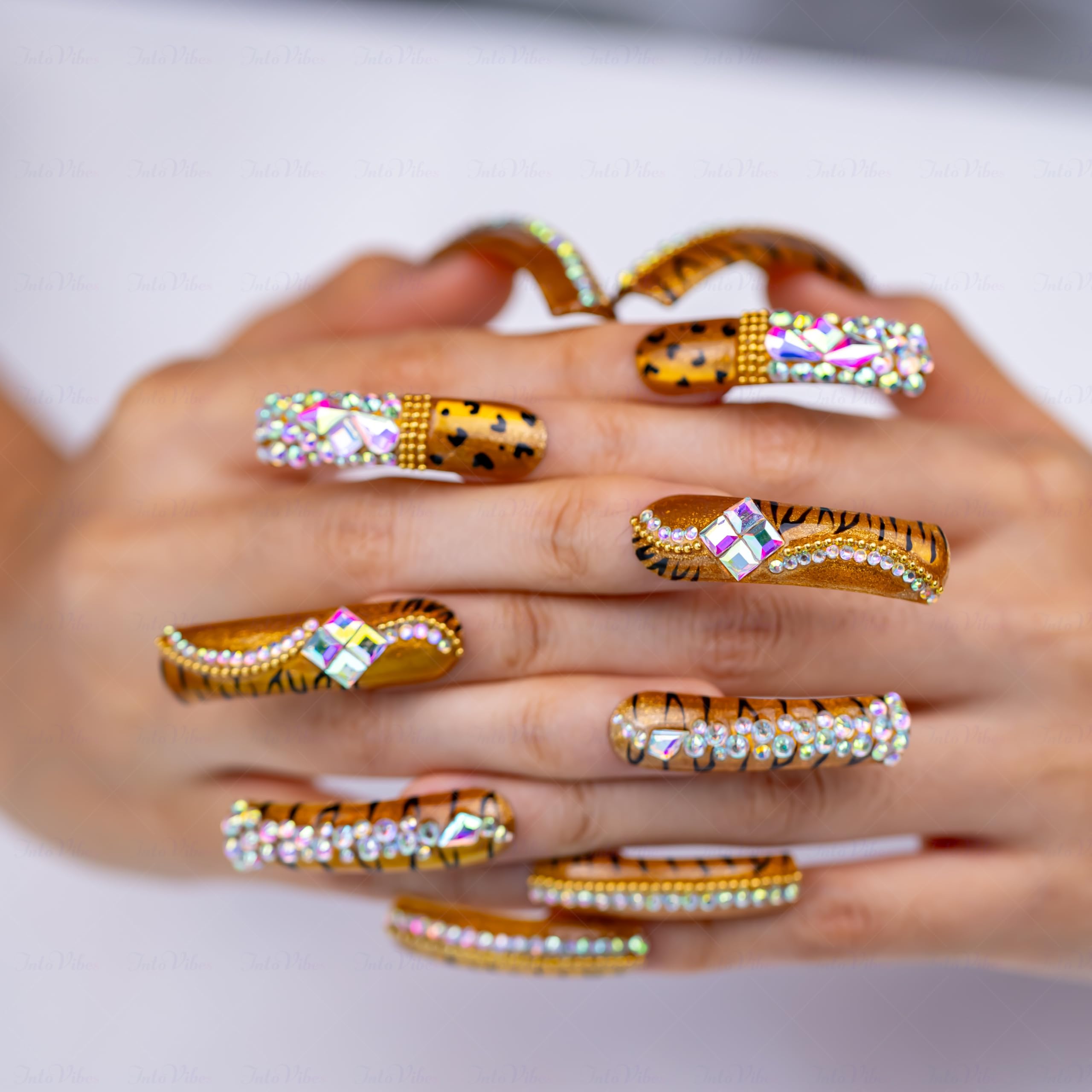 IntoVibes Leopard Cat Eye Press On Nails – Curved Tips, Gold Metallic, 3D AB Crystals (M)