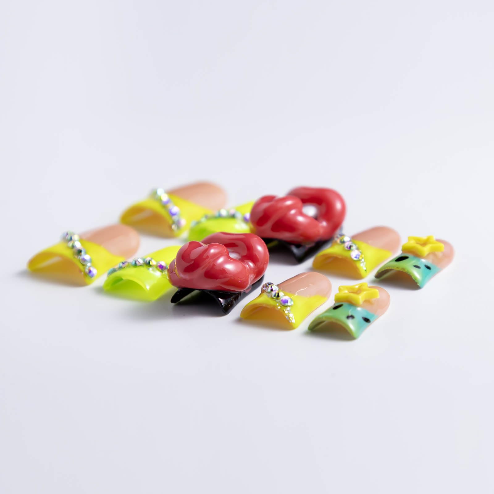 IntoVibes 10-Piece Luxury Duck-Shape Press On Nails – Short & Reusable