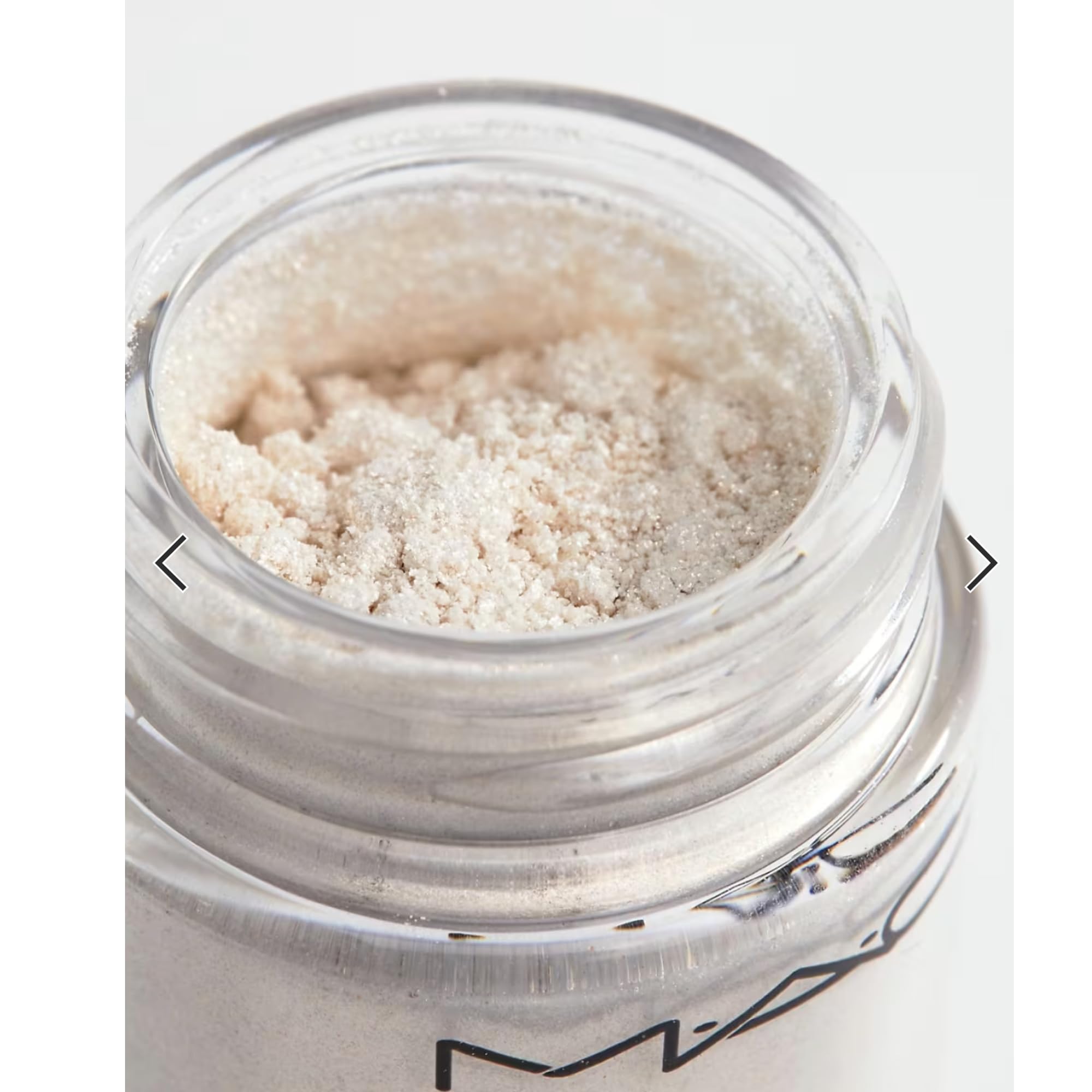 MAC Pigment Vanilla 4.5g Eyeshadow – Buildable Shimmer