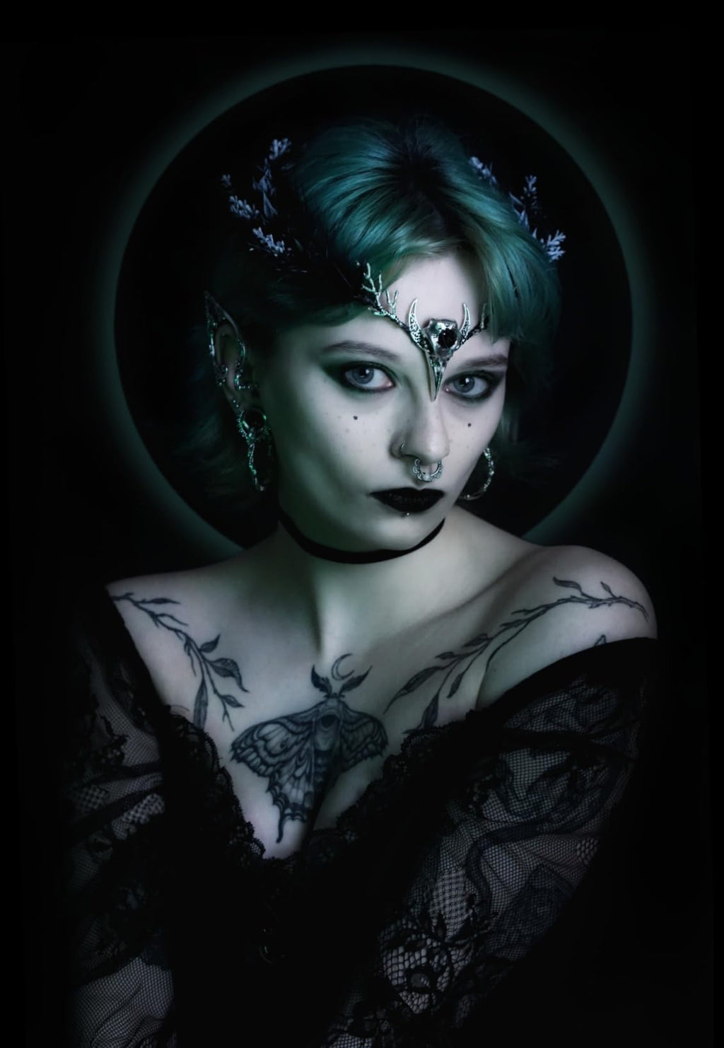MOSTORY Handmade Black Raven Feather Crown – Gothic Circlet with Raven Skull & Dark Moon Tiara for Women & Girls