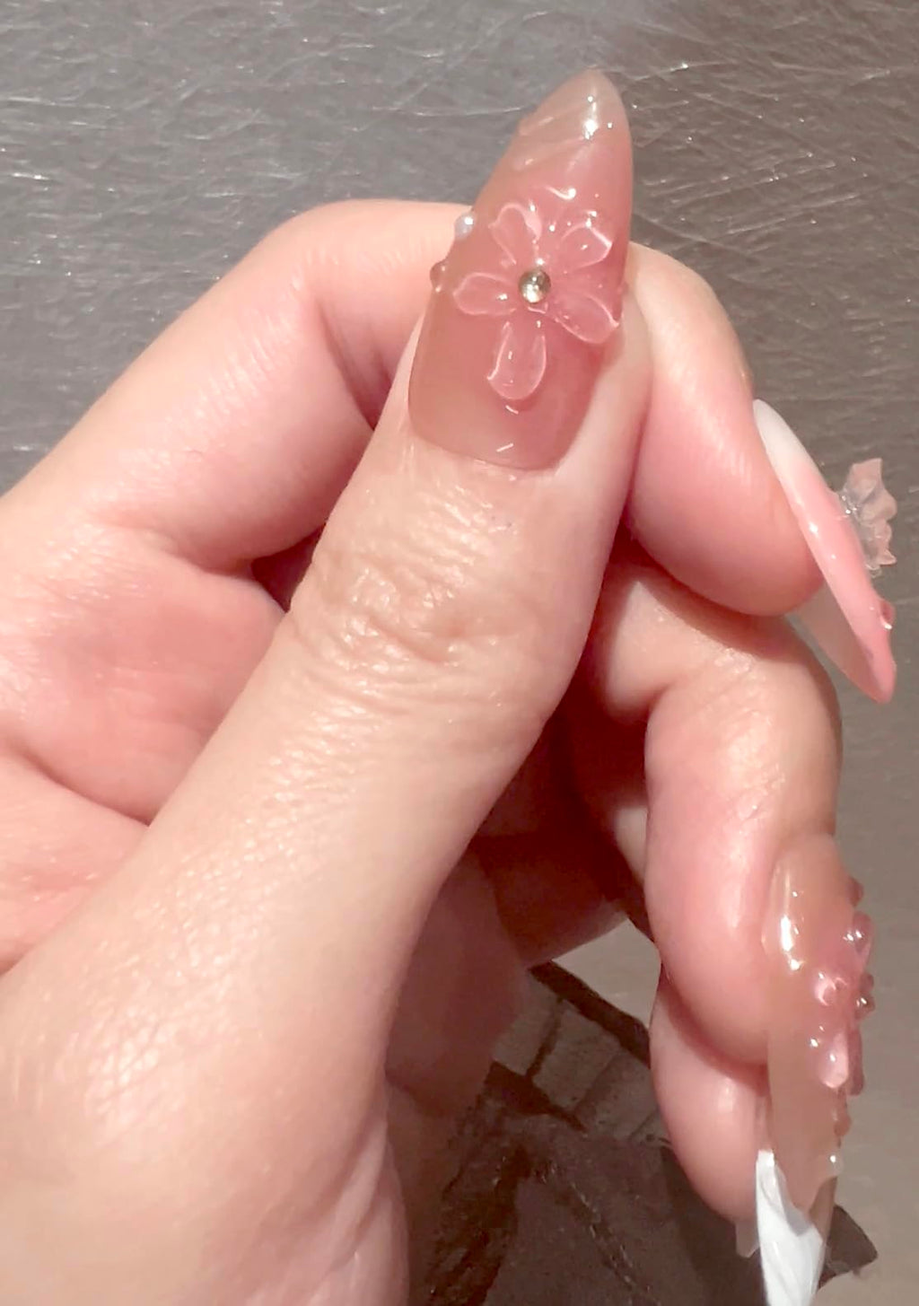 PHYLIN LEAF Handmade Press On Nails – Medium Almond, 3D Sea Shell & Butterfly Design