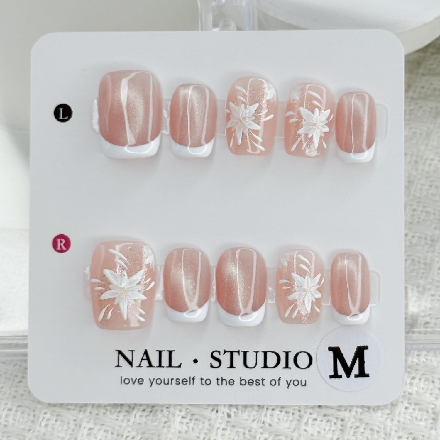 Handmade White French Press-On Nails with Flower Designs – Short Square Stick-On Nails (Size S)