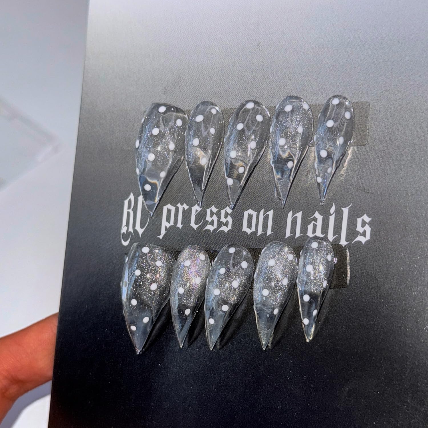 RIICFDD 10 Pcs Handmade Press-On Nails – Curved Short Eagle Claw with Glue Kit