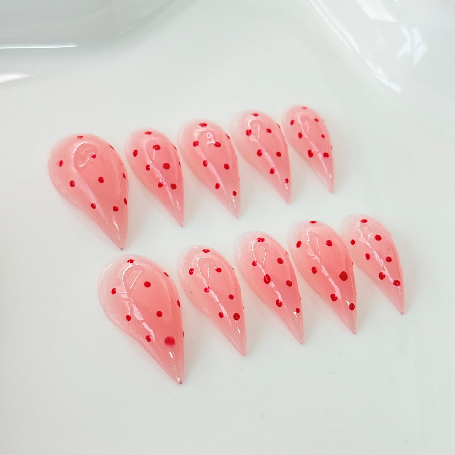 RIICFDD Handmade Curved Eagle Claw Press-On Nails – White, 24‑Piece Kit with Glue