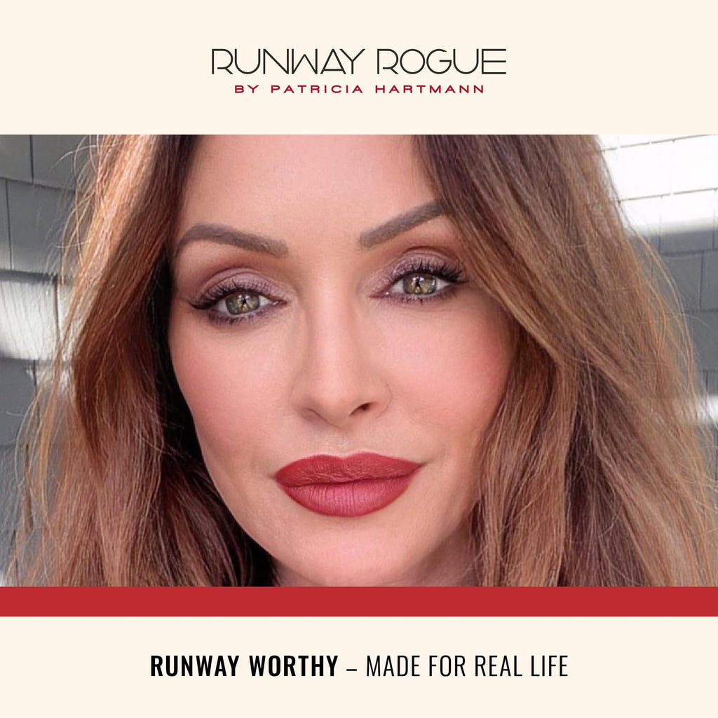 Runway Rogue 90s Vibe Lipstick – Moisturizing Matte True-Red, Red Carpet